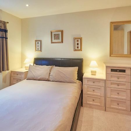 Host & Stay - Folkton Cottages Scarborough Room photo